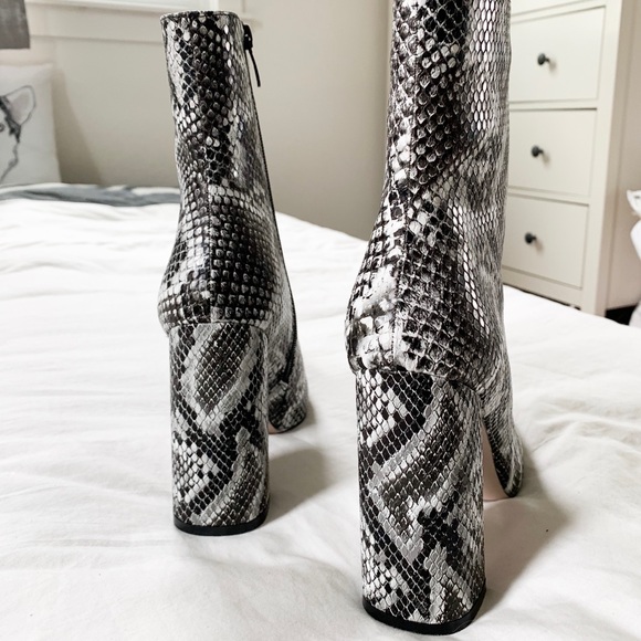 Snake High Point Ankle Boot - Size 8 - Picture 4 of 6